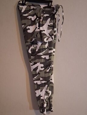 Women's Camo Cargo Joggers - Size M